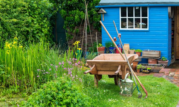 Upcycled garden shed with cheap and reusable paint.