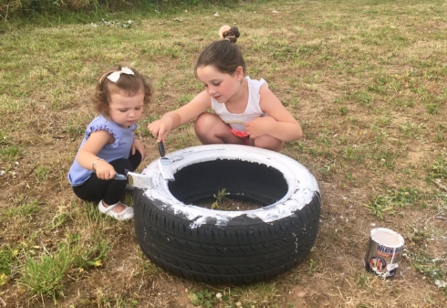 Upcycled car tyre with cheap and reusable paint.