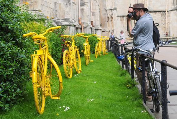Upcycled bikes with cheap and reusable paint.